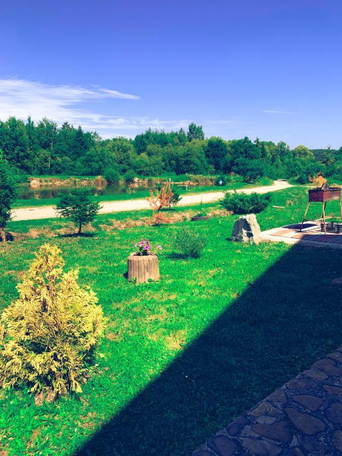 Готель Явір Агро Vyshnivtsi Exteriér fotografie
